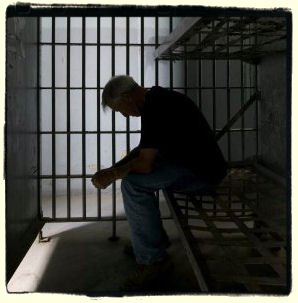 man_in_prison
